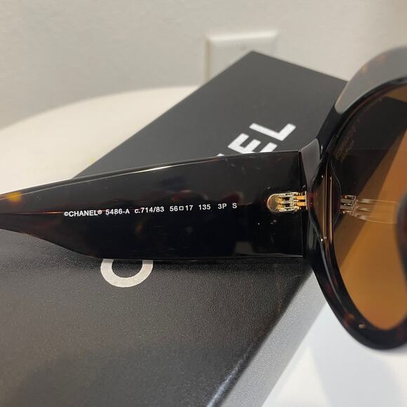 Chanel Oval polarized Sunglasses - Picture 4 of 5